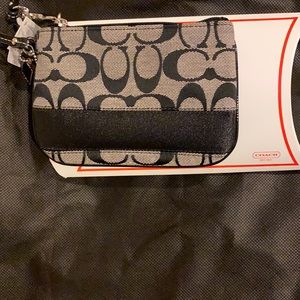 Coach black/white wrist bag
